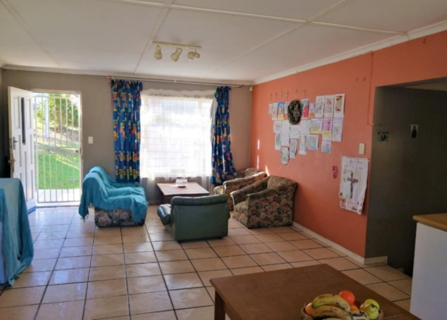4 Bedroom Property for Sale in Sandbaai Western Cape